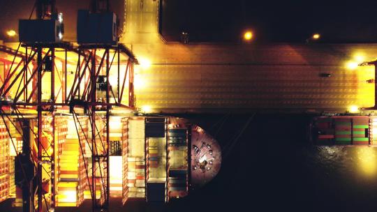 航拍夜景集装箱码货轮装卸