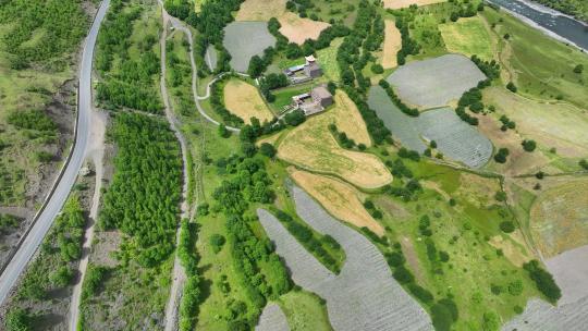 航拍川西高原四川甘孜新都桥甲根坝田园风光