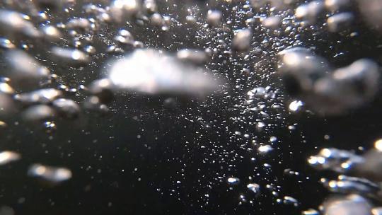 实拍水下的气泡升格B，分辨率1080P