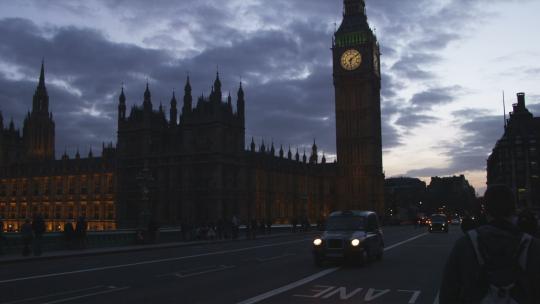 伦敦黄昏时大本钟的剪影