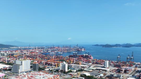 航拍深圳海上集装箱物流运输盐田港码头海景