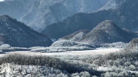 4K航拍冬季雪景山脉