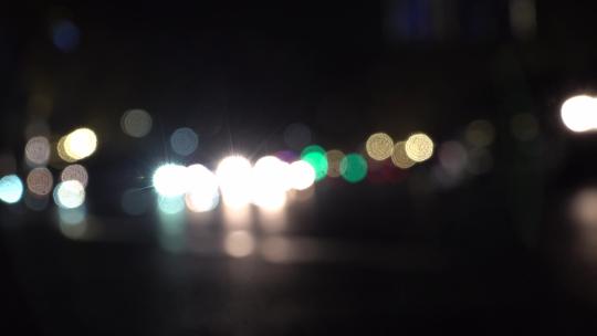 城市夜间汽车车流光斑光晕