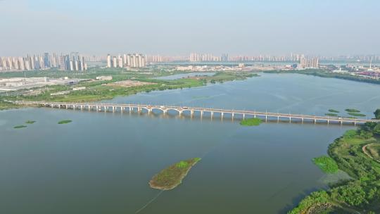 武汉南太子湖大桥环绕镜头视频素材模板下载