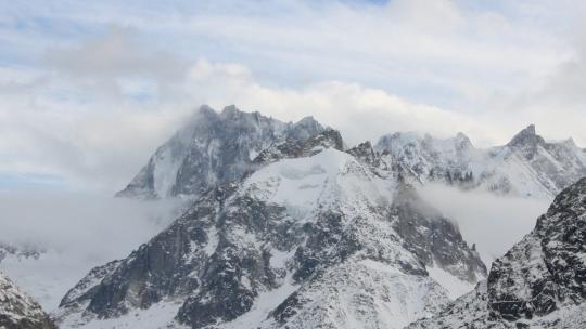 法国阿尔卑斯山夏蒙尼的延时摄影1