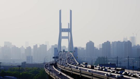 上海南浦大桥的车流4K视频素材模板下载