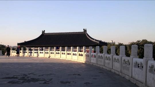 北京天坛公园祈年殿上的石围栏