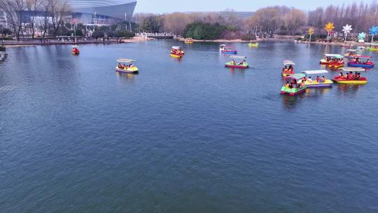 航拍公园 公园湖 划船视频素材模板下载