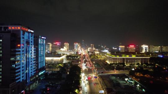 夜晚的城市道路航拍