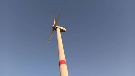 为生产可再生能源而运行的风车
