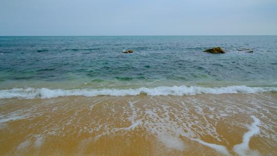清澈的海水 海浪沙滩海滩