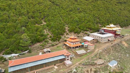 航拍四川甘孜贡嘎山乡老贡嘎寺