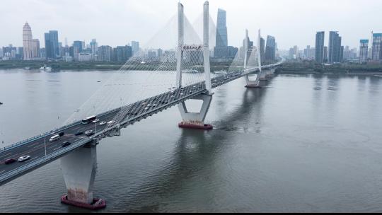 航拍宏伟壮观武汉长江二桥车流延时视频素材模板下载