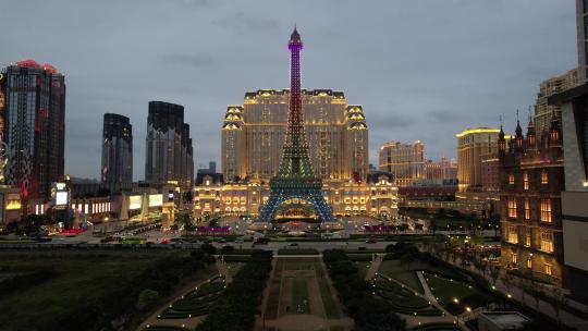 澳门巴黎人度假村酒店建筑夜景航拍风光