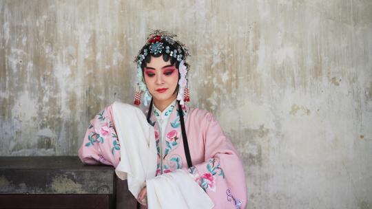 中国传统戏曲昆曲牡丹亭苏州园林内艺术表演