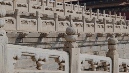 故宫皇家建筑紫禁城排列的石柱