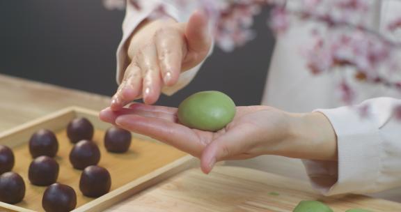 清明节品茶吃青团包青团