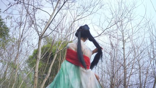清水河公园汉服小妹妹姐姐舞蹈奔跑树林