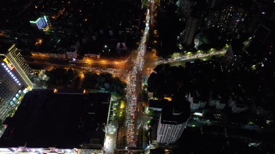 云南昆明城市夜景拥堵交通航拍视频素材模板下载