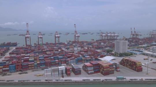 4K航拍深圳蛇口集装货运码头