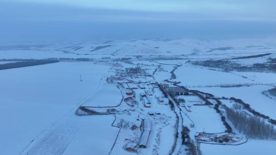 山村寒冬雪景暮色