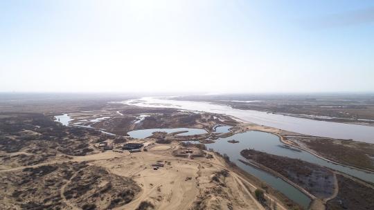 航拍宁夏沙漠戈壁滩黄河上游2