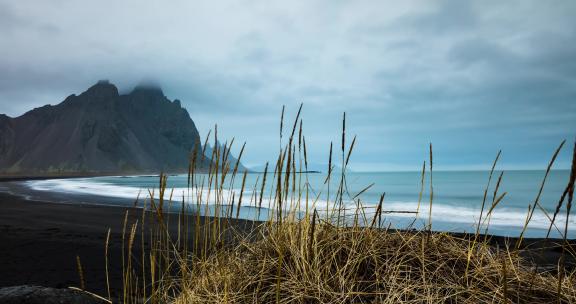 冰岛黑沙滩的时间流逝
