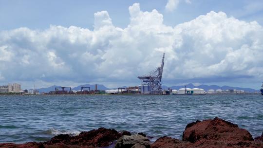 广东惠州大亚湾蓝天白云港口码头海岸线海景视频素材模板下载