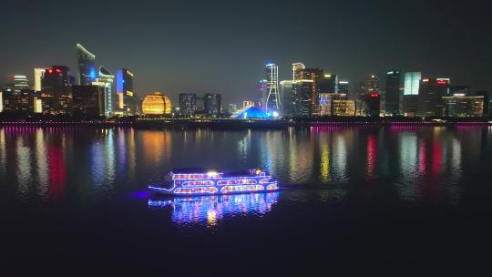 航拍杭州钱塘江夜晚游船2视频素材模板下载