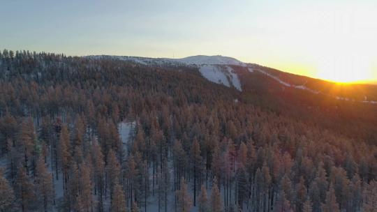 日落时分航拍滑雪场地