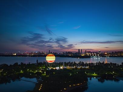 东湖观光氦气球蓝调晚霞延时摄影100_0784