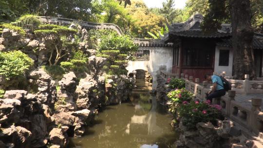上海豫园中的池塘