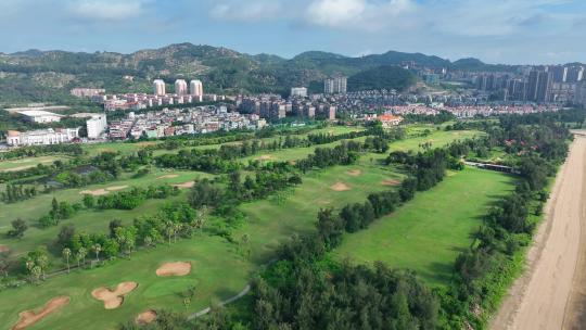 航拍福建漳州港南太武高尔夫球场房地产开发