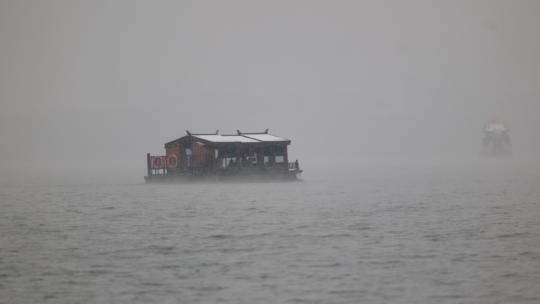 下雪的西湖风景实拍