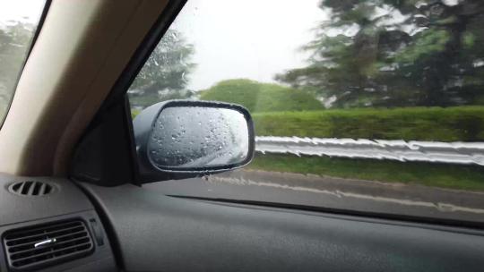 4K 户外雨天自驾慢速行驶