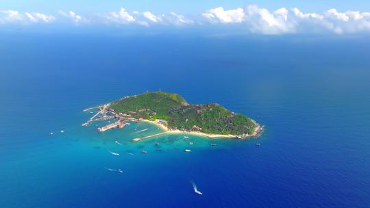 航拍海洋岛屿自然风光