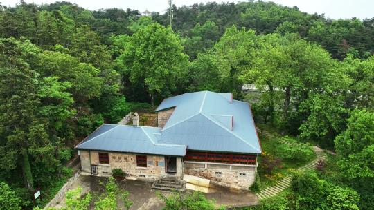 航拍河南信阳旅游鸡公山历史建筑美玲舞厅