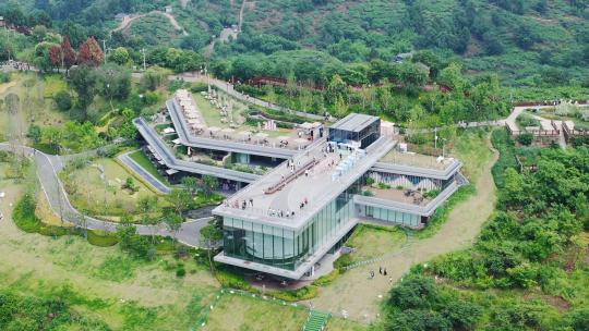 4K航拍成都龙泉山观景台龙泉驿区城市远景