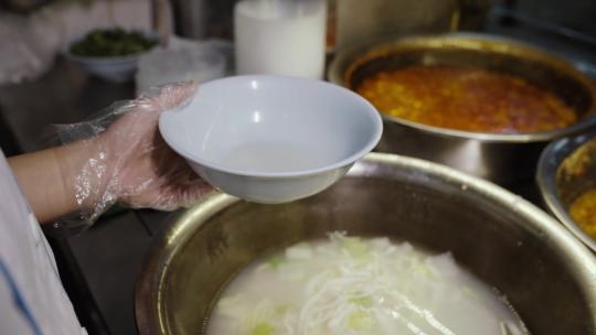 学生食堂快餐打饭