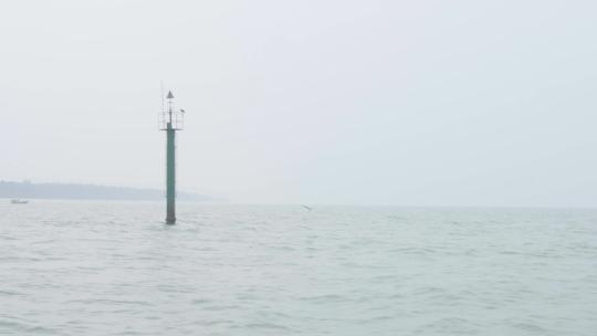 4kl1广东雷州渔民驾驶渔船出海2视频素材模板下载