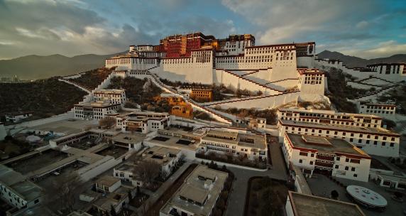西藏布达拉宫航拍