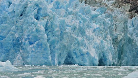 冰川缓慢崩解冰川融化雪崩冰裂南极北极视频素材模板下载