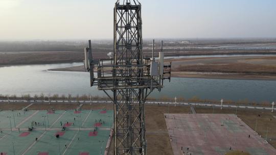 黄河边的信号塔