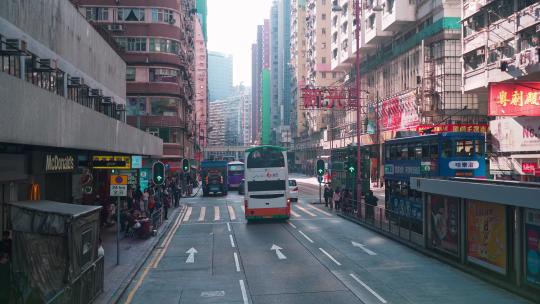 香港双层观光巴士顶层视角