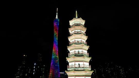 航拍广州赤岗塔与广州塔的同框夜景