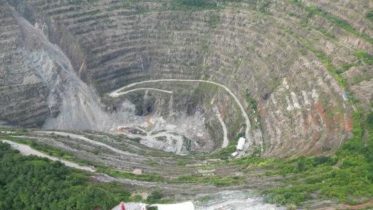 黄石国家矿山公园亚洲第一天坑矿冶大峡谷