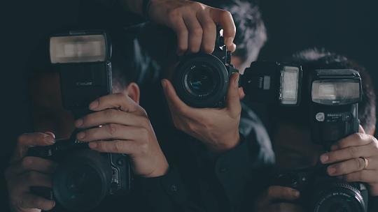 闪光灯相机拍摄红地毯采访隐私一群摄影师