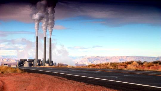 大气污染工业化烟囱冒烟