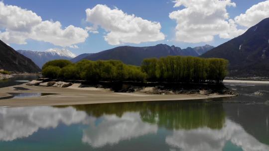 航拍西藏林芝尼洋河生态风光