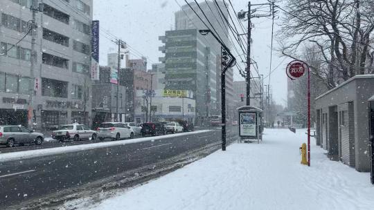 日本下雪的街道